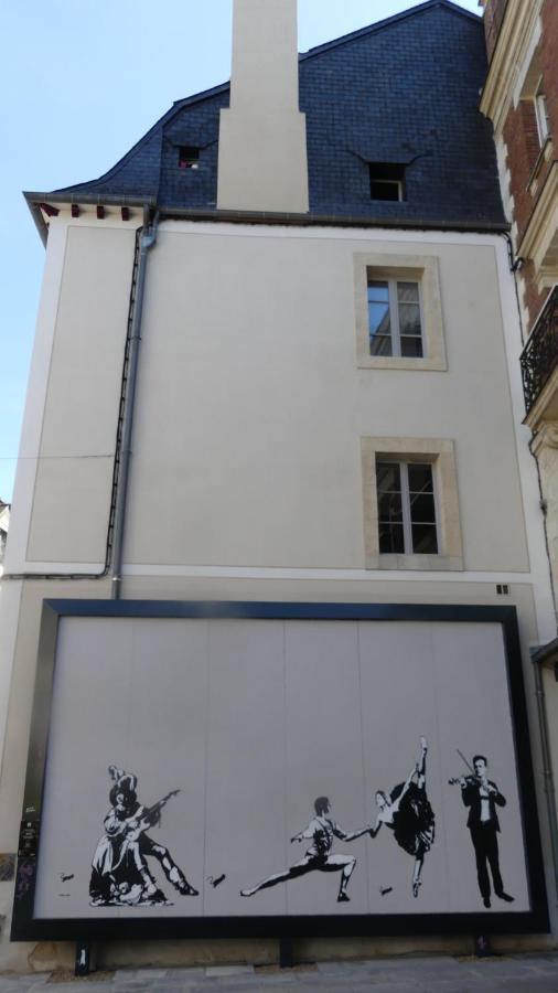 Du Passant Rennais Avec Balcon Sur Cour Apartment *