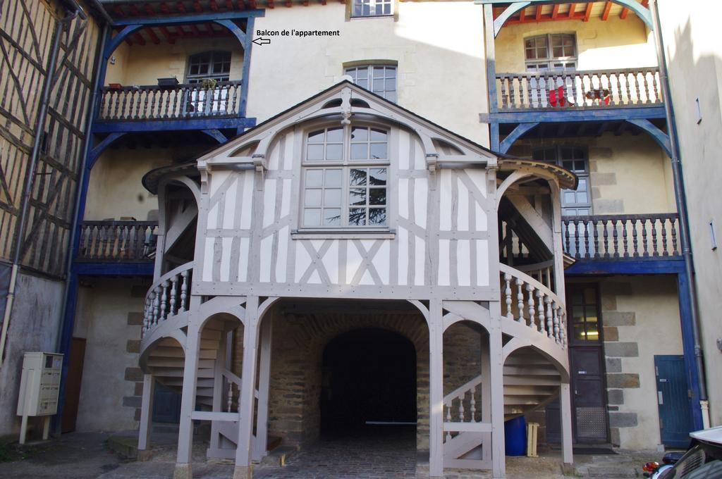 Du Passant Rennais Avec Balcon Sur Cour Rennes