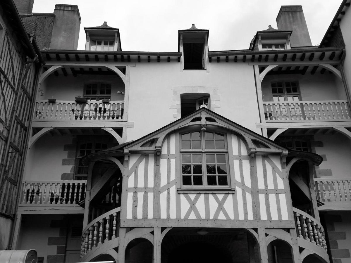 Du Passant Rennais Avec Balcon Sur Cour Apartment Rennes